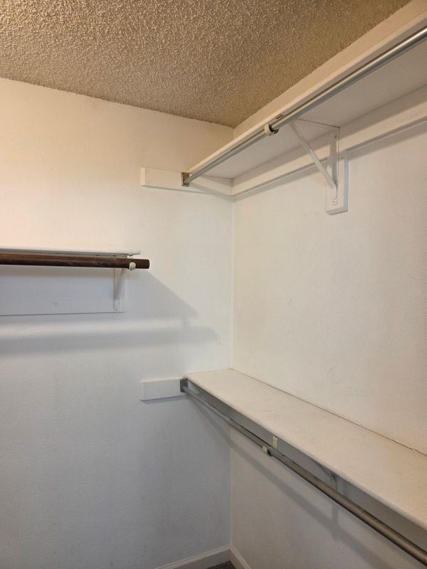 Building Photo - 10722 W Berry Ave