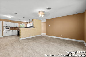 Building Photo - 4414 Tropical Dr