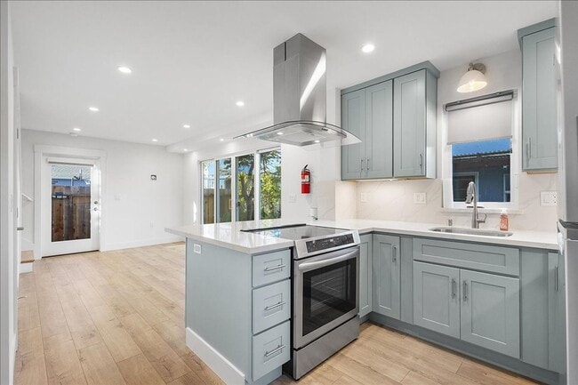 Building Photo - 1012 Broadway