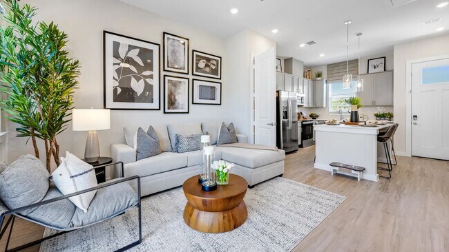 Building Photo - 220 W Melissa Rd