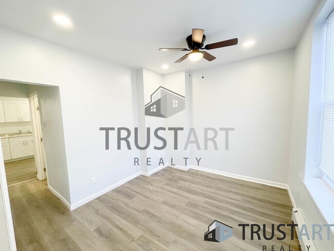 Building Photo - 3347 Frankford Ave