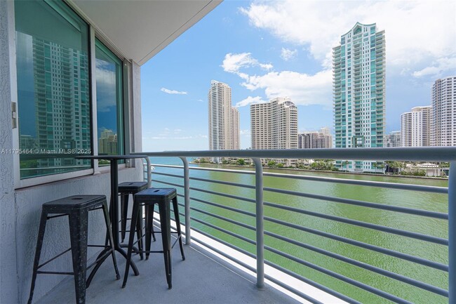 Building Photo - 325 S Biscayne Blvd