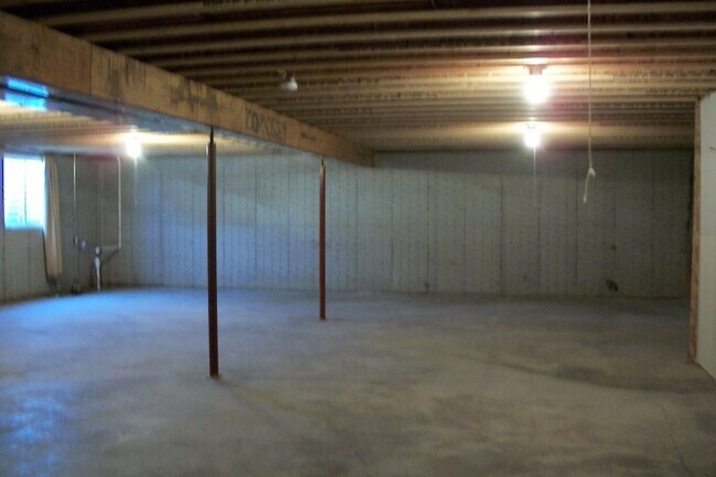 Building Photo - 332 Cassidy Ct