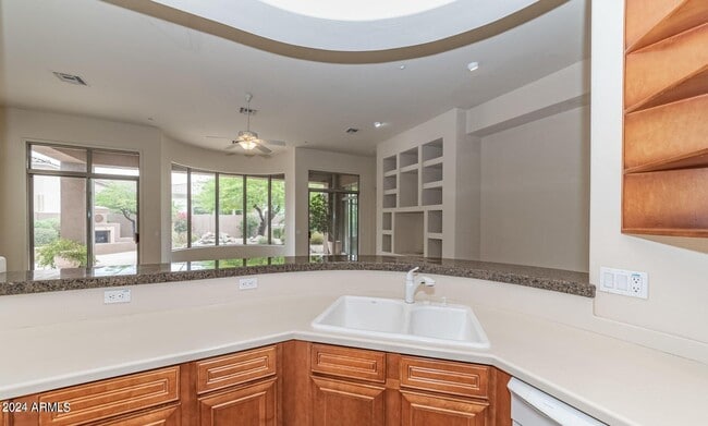 Building Photo - 11473 E Blanche Dr
