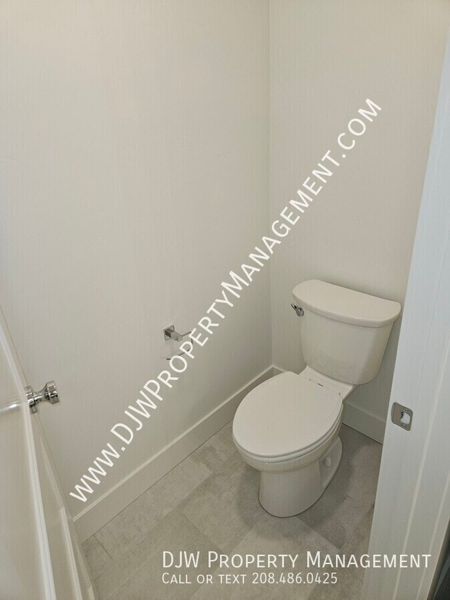 Building Photo - 1199 N Webb Wy