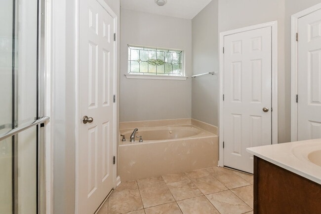 Building Photo - 196 Fairway Trace Dr