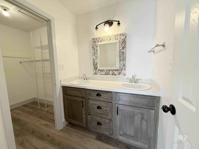 Building Photo - 500 Grant St