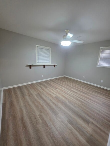 Building Photo - 706 Mark St