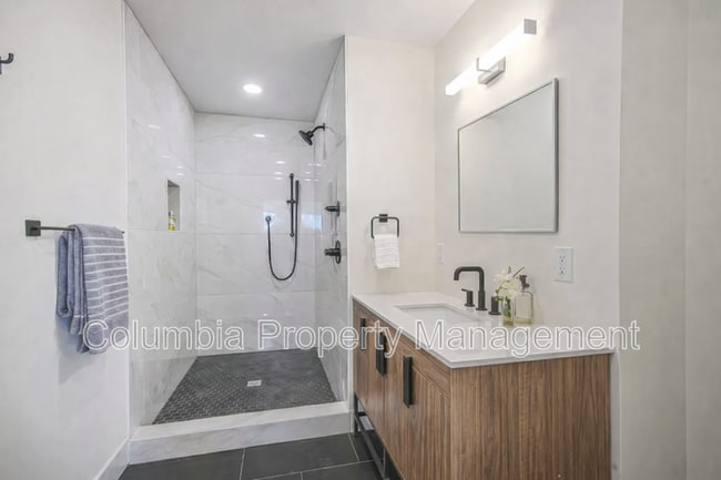 Building Photo - 3552 Warder St NW