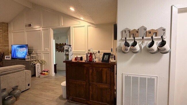 Building Photo - 3211 S Peach Hollow Cir