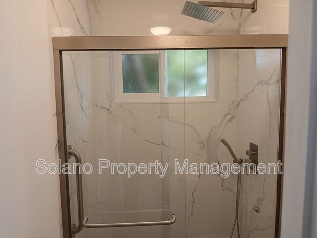 Building Photo - 400 Mokelumne Dr