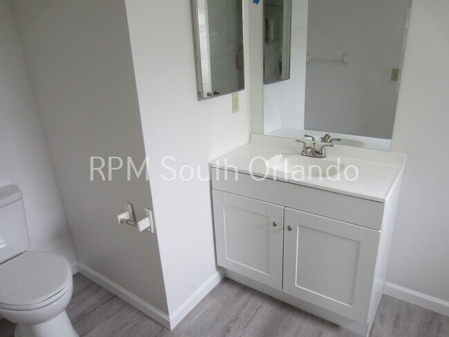 Building Photo - Green Briar Village