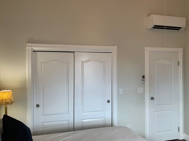 Building Photo - One Bedroom Loft at Kelly House Condominiums
