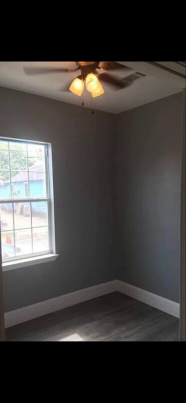 Building Photo - 1996 Hope St