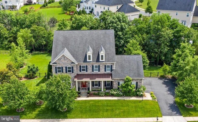 Building Photo - 41857 Rawnsley Dr