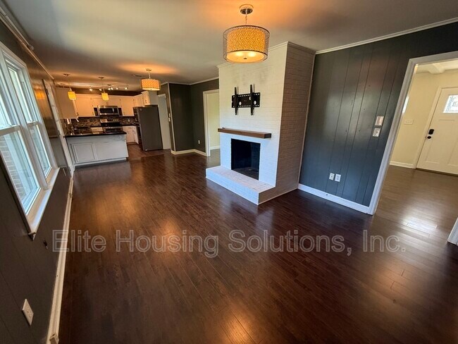 Building Photo - 820 N 16th St