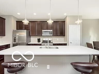 Building Photo - 9042 Mercer Dr