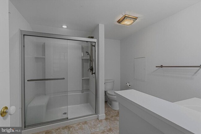 Building Photo - 1646 Stowe Rd