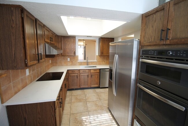 Building Photo - 2486 N Ironwood Ridge Dr