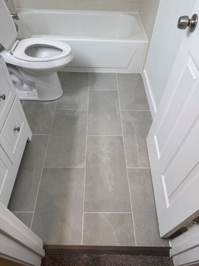 Building Photo - Updated 3 Bedroom 2.5 Bath 2 Story Condo F...