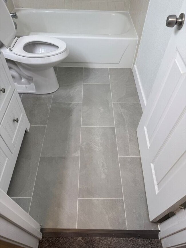 Building Photo - Updated 3 Bedroom 2.5 Bath 2 Story Condo Fairfield *Star Rentals