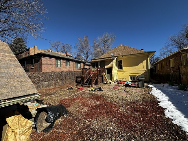 Building Photo - Charming Home in the Country Club Neighborhood!