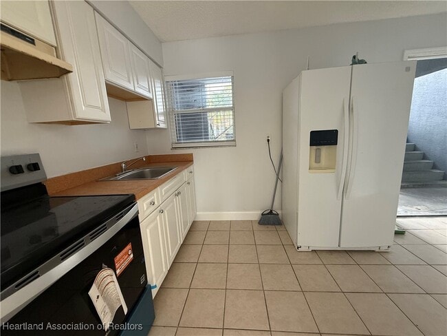 Building Photo - 249 S Commerce Ave