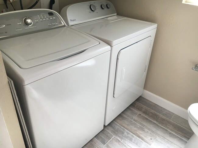 Building Photo - Beautiful 4 Bedroom Juanita Gem Walking Di...