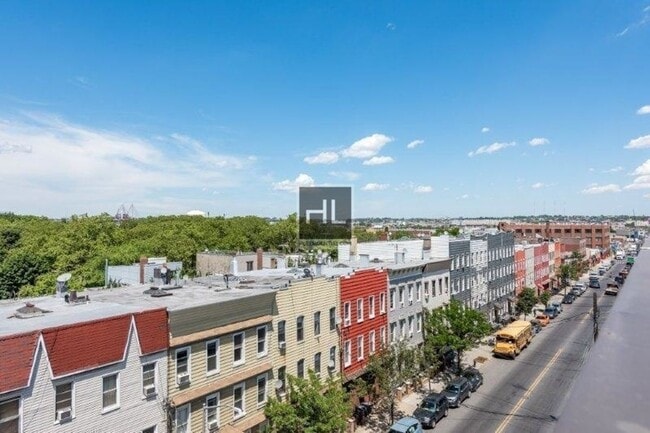 Building Photo - 924 Metropolitan Ave