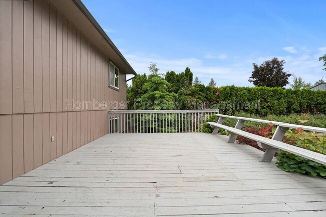 Building Photo - 3807 S Woodward Rd