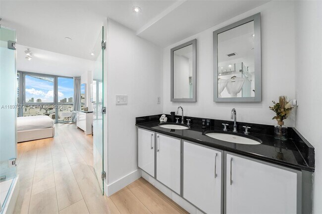 Building Photo - 101 20th St