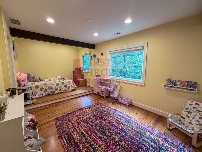 Building Photo - Furnished 4Bedroom/3.5 Bath Home in Ivy