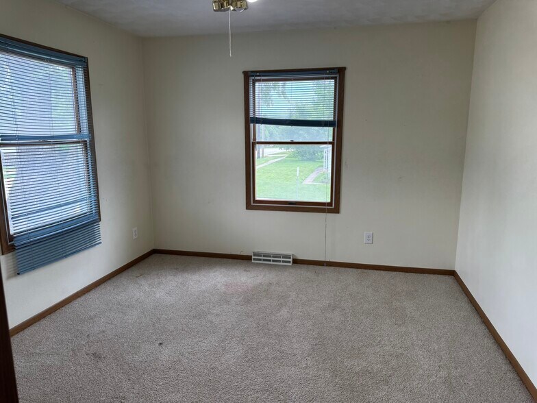 Building Photo - 2107 Tanglefoot Ln