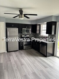 Building Photo - 3 Bed in Pine Hill! Eligible for $500 Security Deposit.