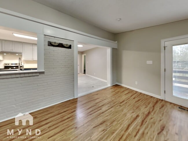 Building Photo - 121 Nicklaus Dr