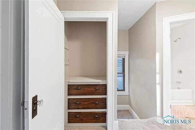 Building Photo - 4422 Overland Pkwy