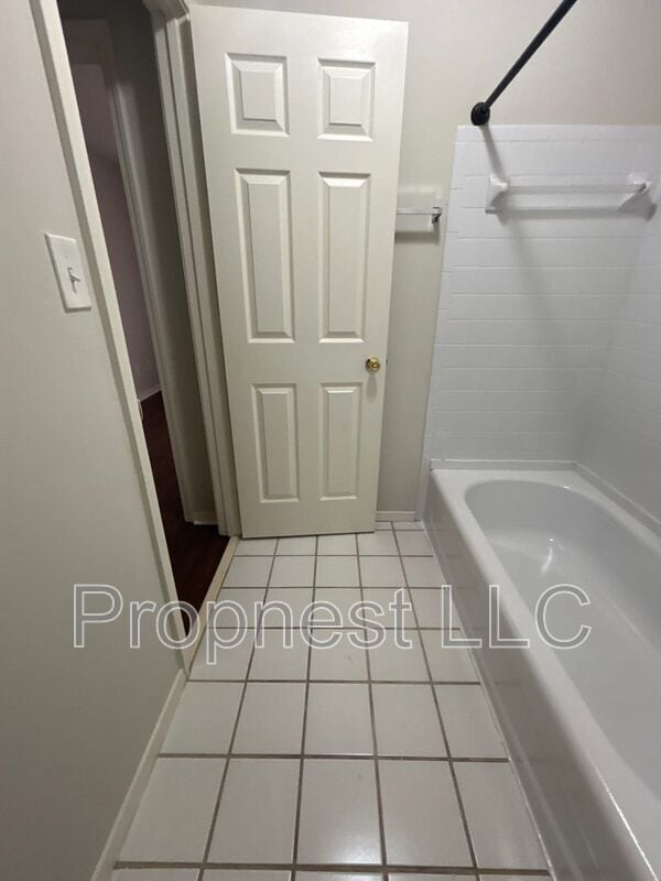 Building Photo - 801 Barrington Woods Cove