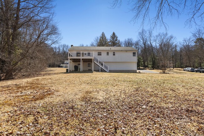 Building Photo - 115 Chimney Sweep Hill Rd