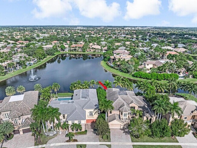 Building Photo - 10513 Versailles Blvd