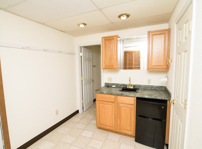 Building Photo - 2309 Colonial Hills Rd