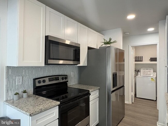 Building Photo - 9574 Jayhawk Terrace