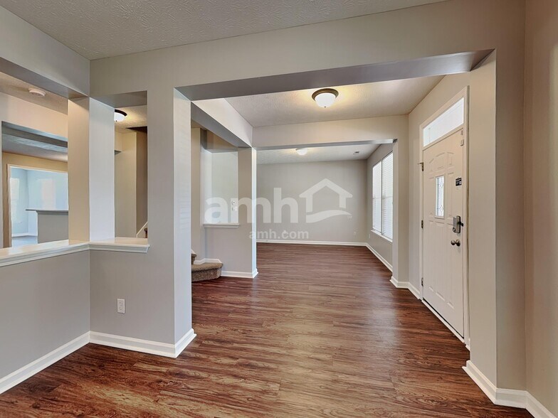 Building Photo - 5808 W Port Dr