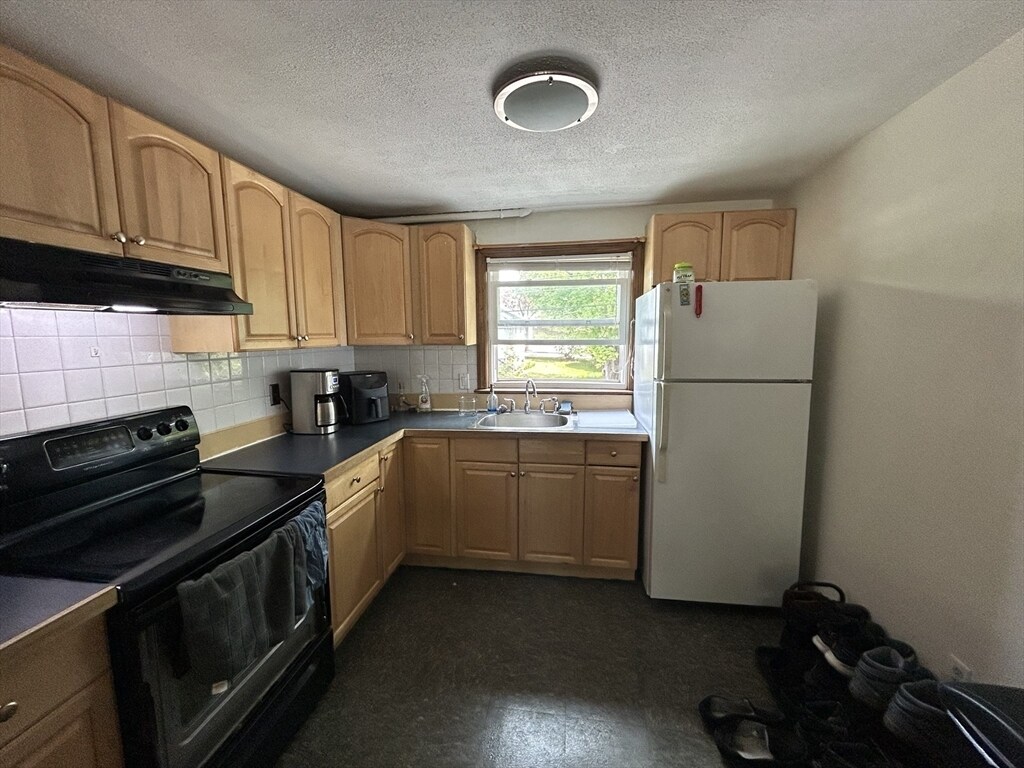 Building Photo - 777 Lagrange St