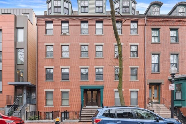 Building Photo - 18 E Springfield St