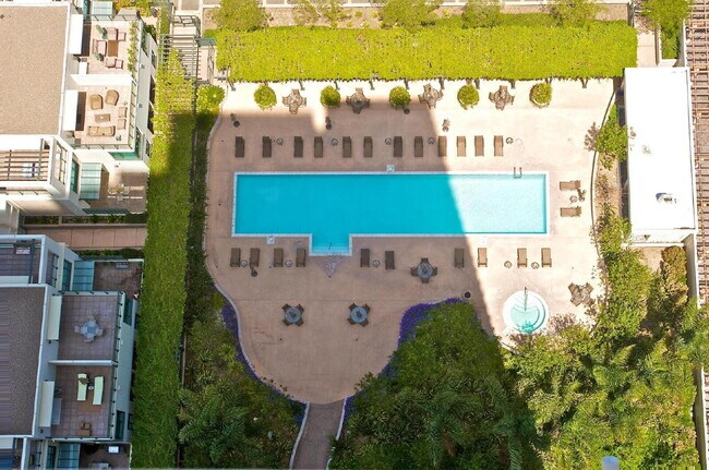 Building Photo - "Stylish 1-Bedroom Condo with Stunning Views in Vibrant San Diego!"