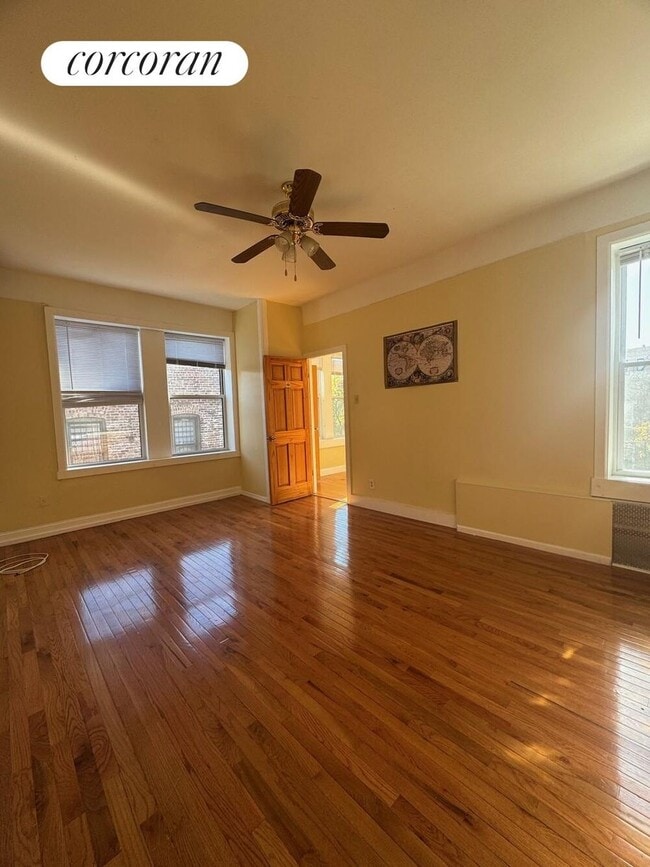 Building Photo - 741 Crown St