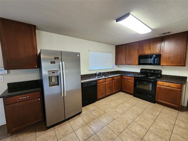 Building Photo - 5709 Valley Stream Way