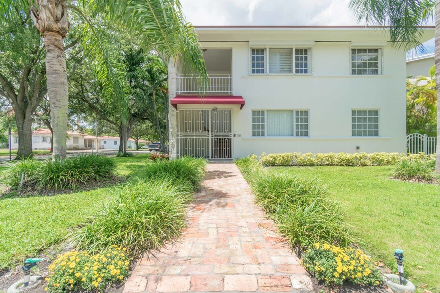 Building Photo - 3912 Ponce de Leon Blvd