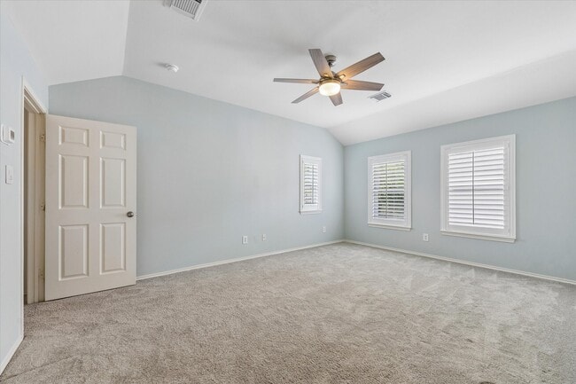Building Photo - 922 W Heights Hollow Ln
