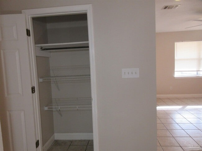 Building Photo - 4389 Pine Villa Cir